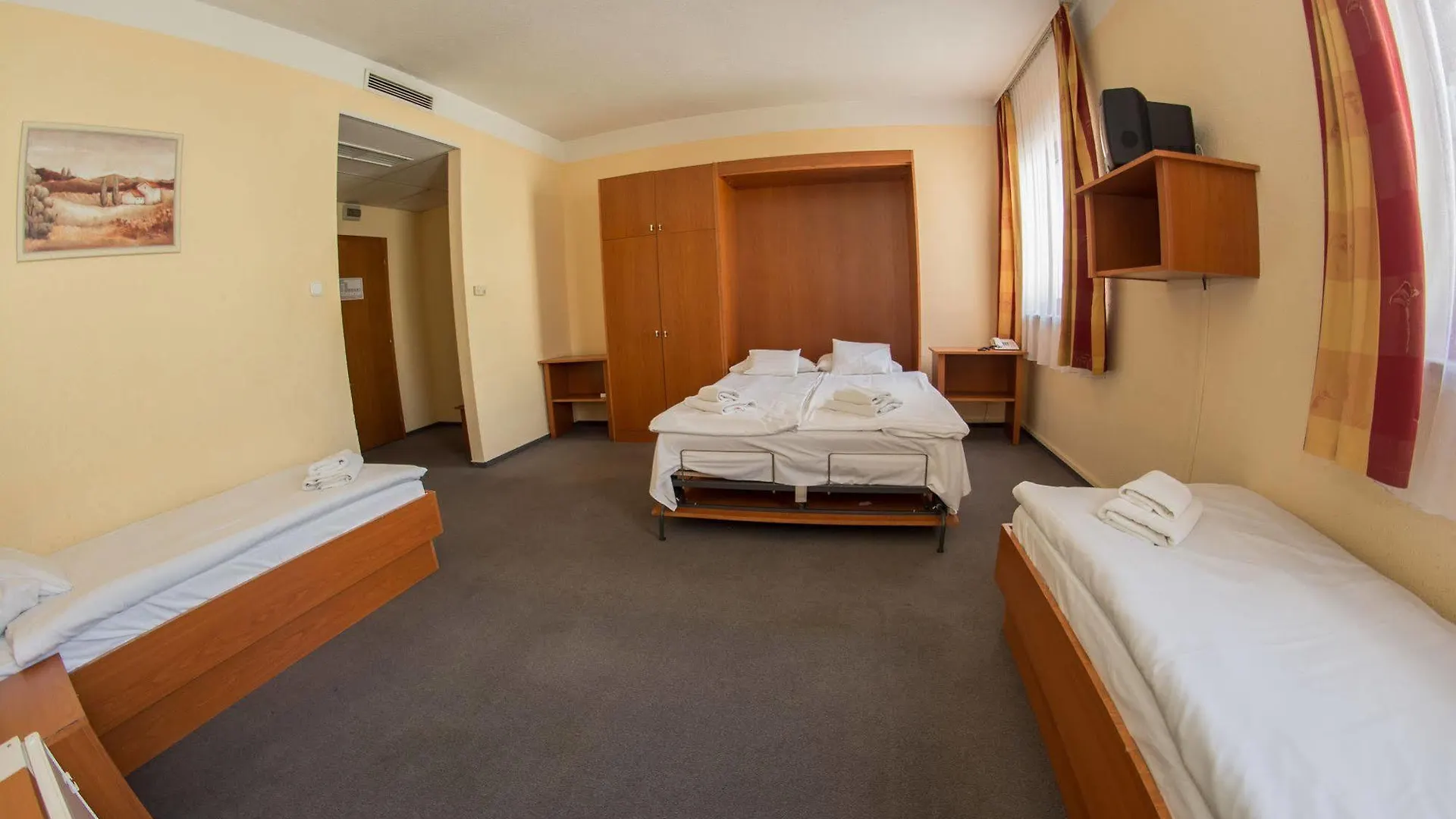 Homoky Hotels Bestline Hotel بودابست 3*,